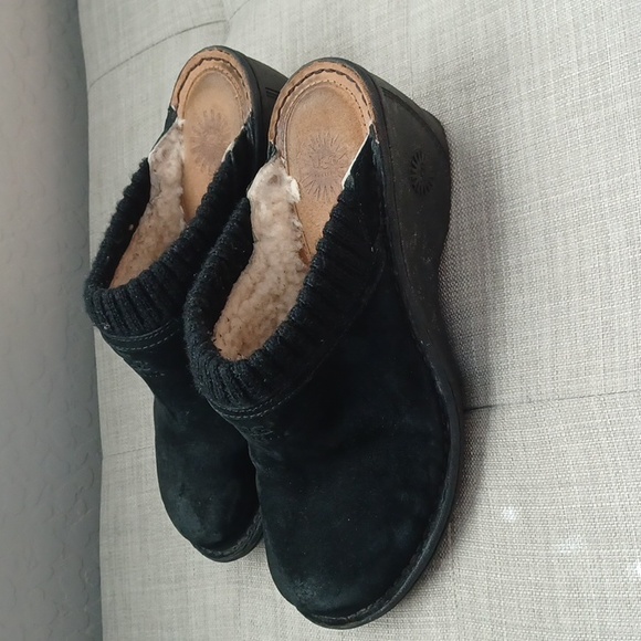 UGG Australia Wedge Heeled Shearling Lined Clogs Black Suede Size 9 - Picture 9 of 15
